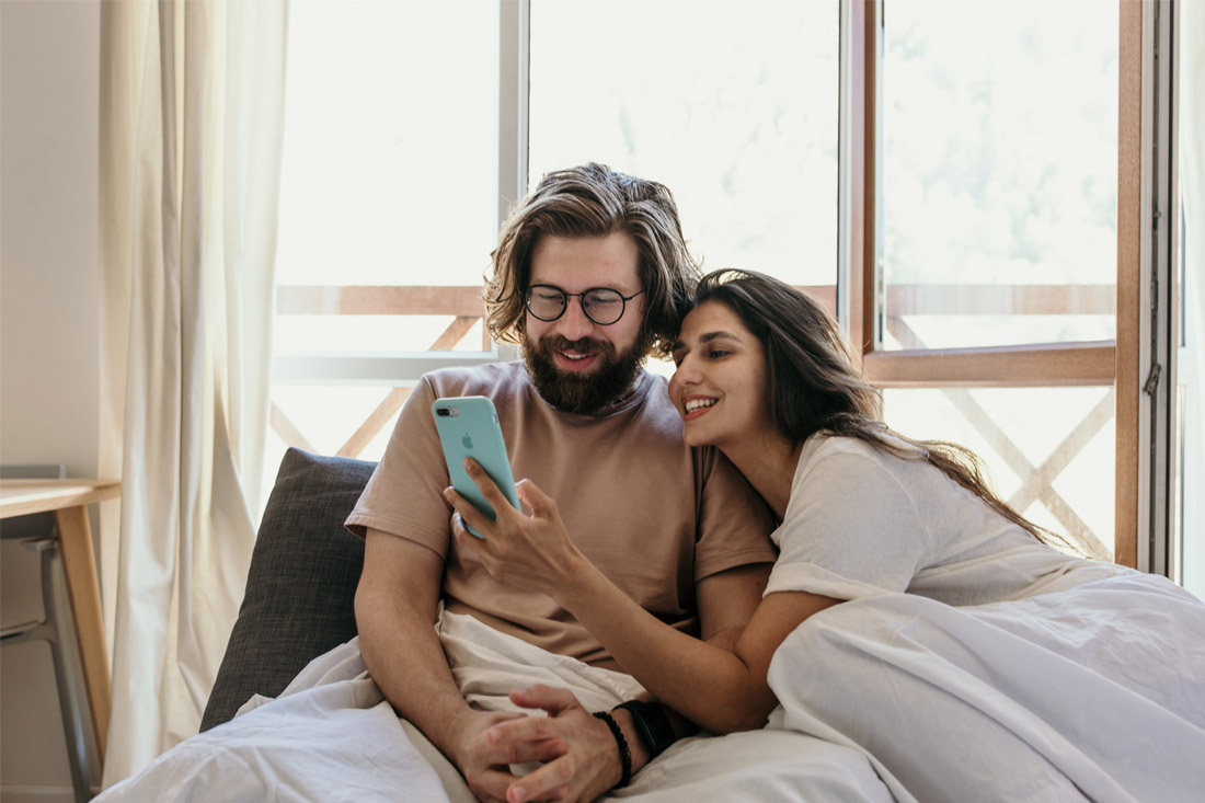 Blog 1100x733 Pay Cheque