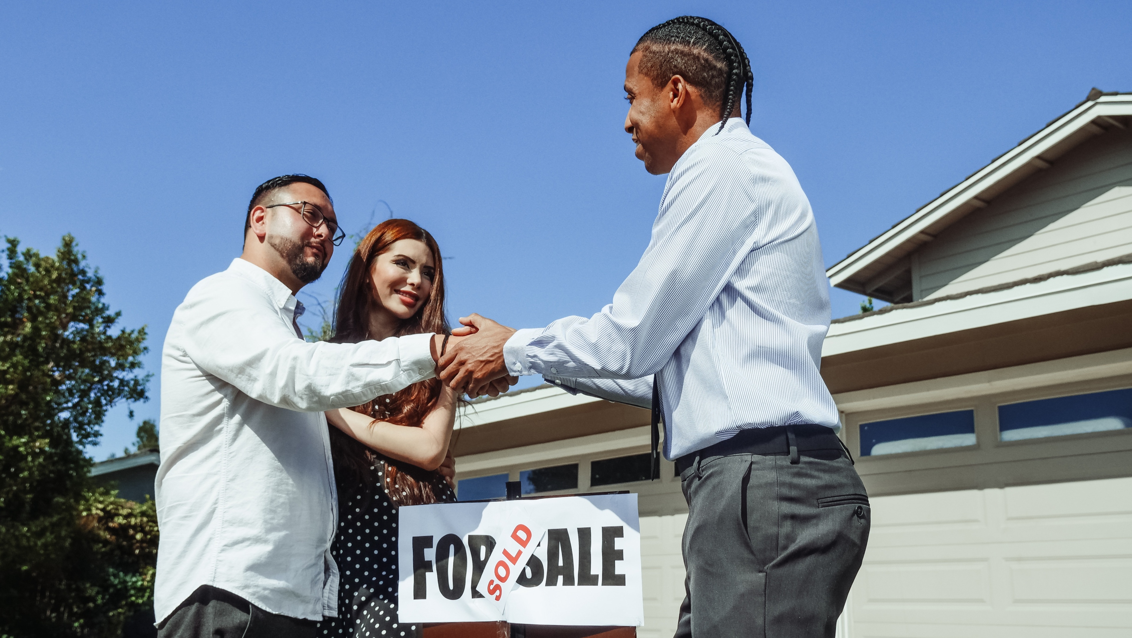 Couple bought a house from a mortgage broker